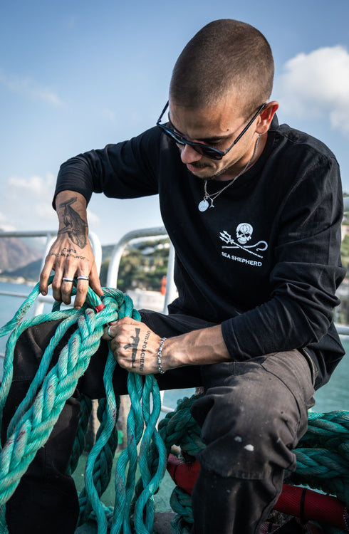 Maglietta Unisex Defending Ocean a Maniche lunghe | Nera