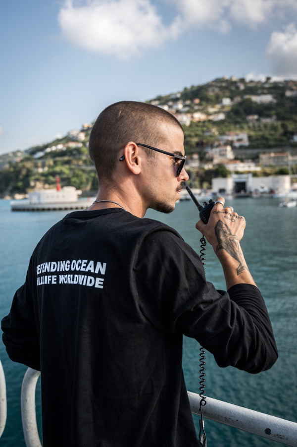 Unisex Defending Ocean Long-Sleeved T-Shirt | Black