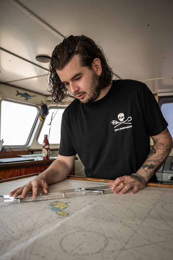 Unisex T-Shirt Sea Shepherd Jolly Roger | Black 